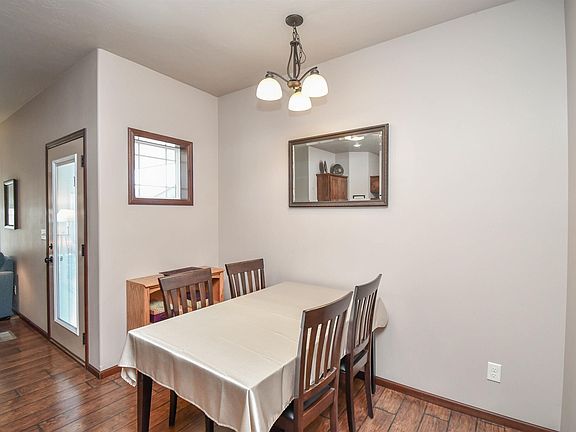 3rd image of 3120 S Sandlot Ave