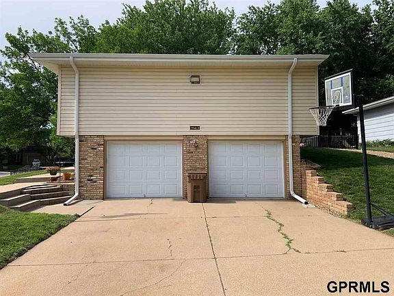 3rd image of 6230 Chiswick Ct
