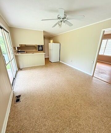 2nd image of 1204 Edgewood Dr