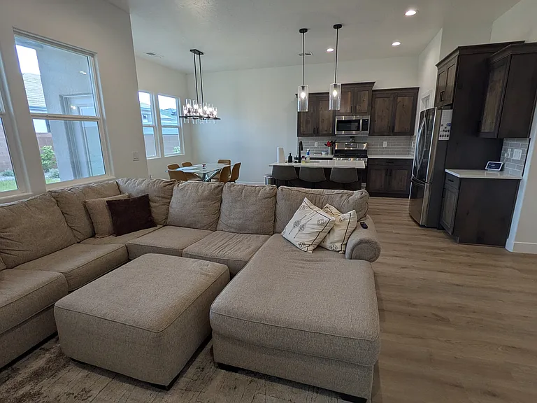 693 Taylor Creek Dr #1 — Photo 8