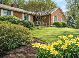 959 Southpoint Cir, Morgantown, WV 26501