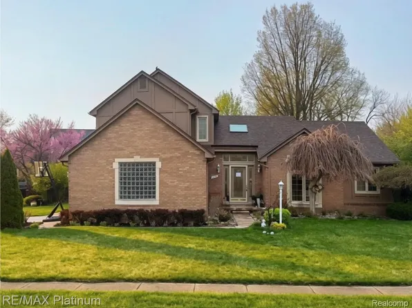 14751 Ashton Ln, Shelby Township, MI 48315