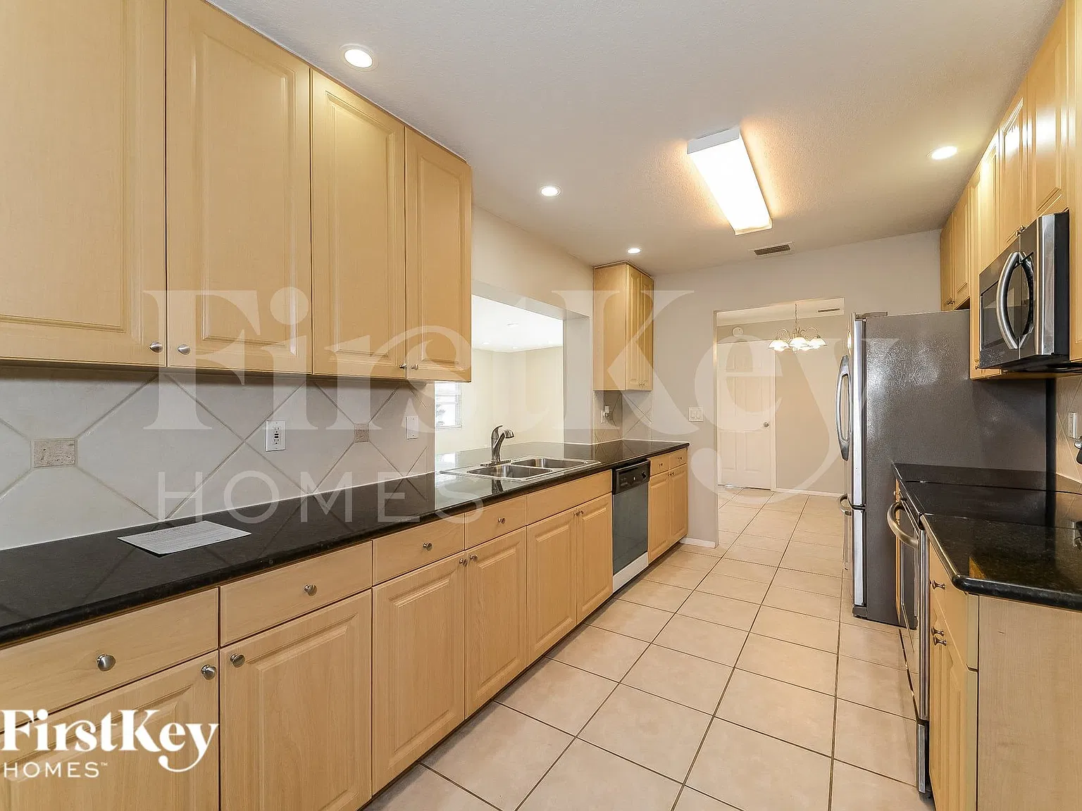 3 bed, 2.0 bath, 1944 sqft, $3,155 — Photo 4