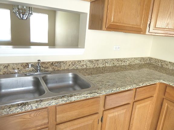5th image of 2583 N Augusta Dr