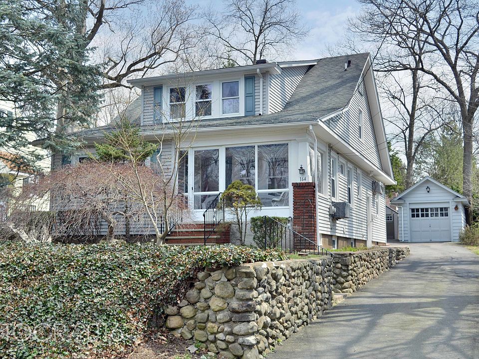 1st image of 164 Irving St