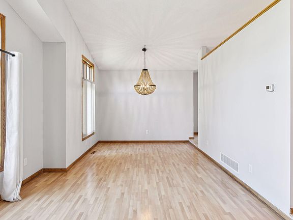 5th image of 14225 Tungsten St NW