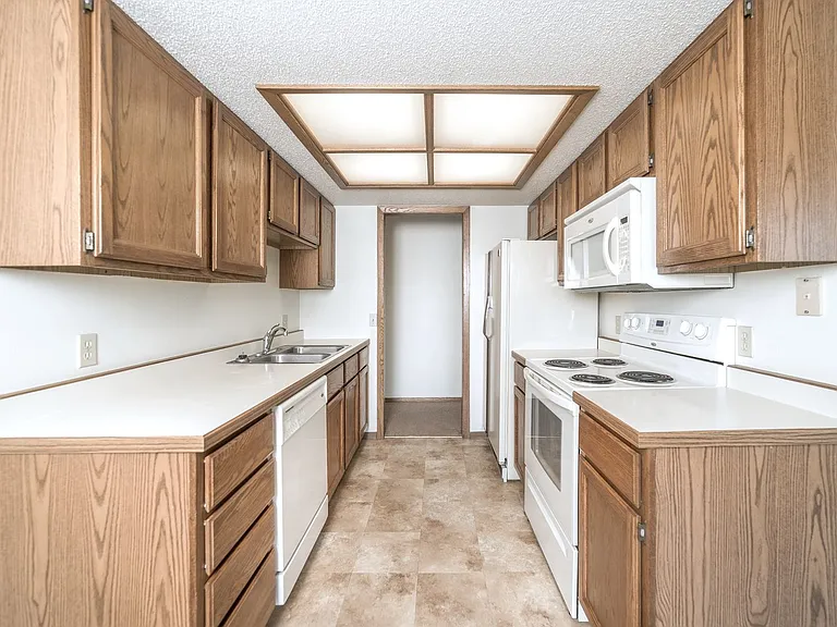 **Limited Time Special! Up to 2 Months Free Rent — Photo 14