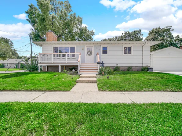 519 E North St, Crown Point, IN 46307