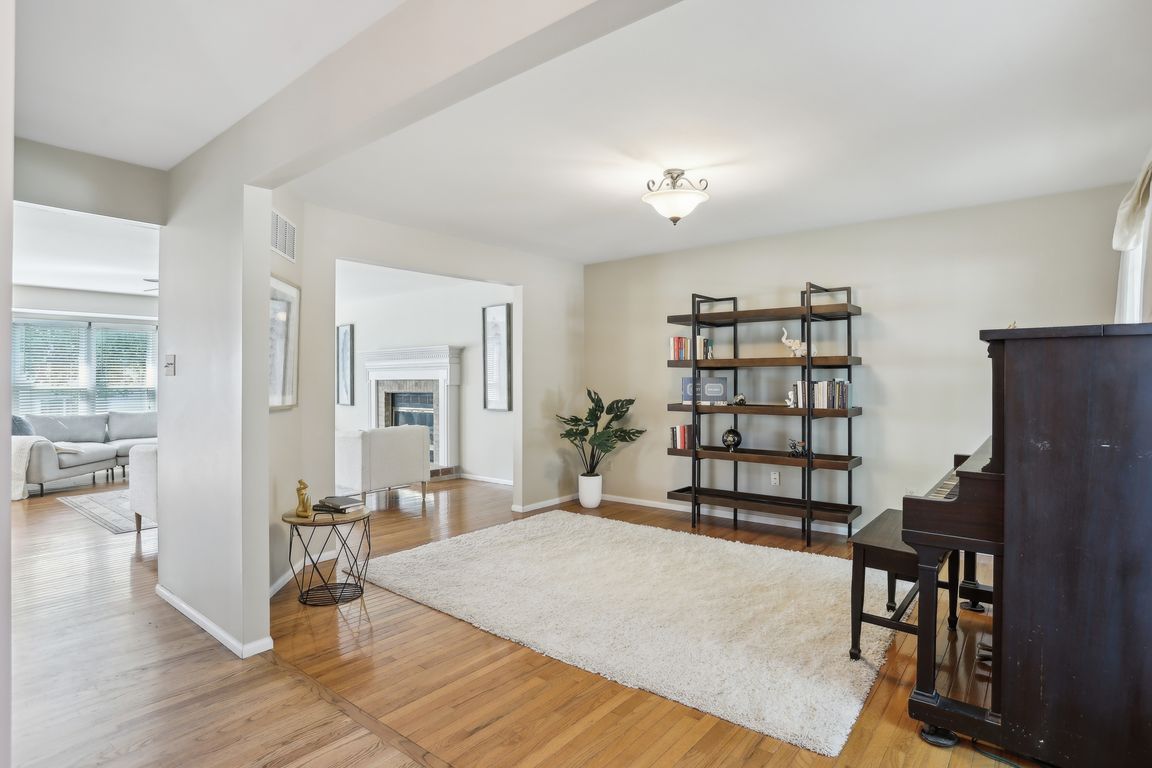 Little Oaks Dr-2805-017.jpg
