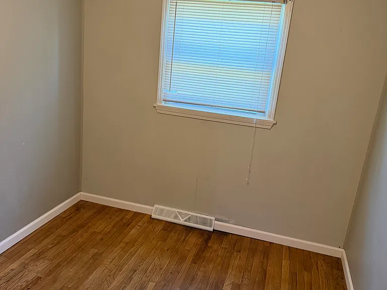 210 Beech St — Photo 6