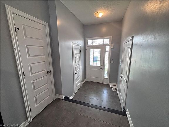 3rd image of 71 Fairgrounds Dr
