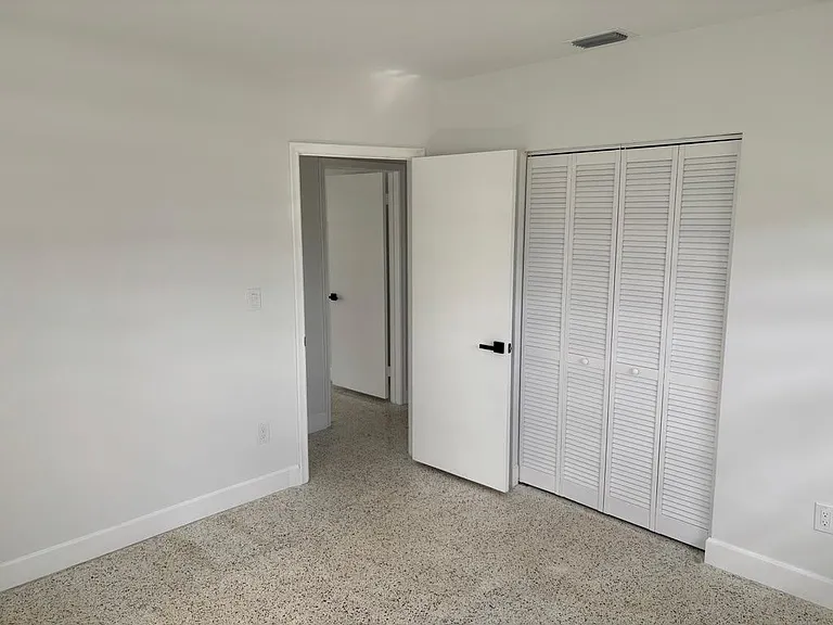 10340 SW 157th St — Photo 3