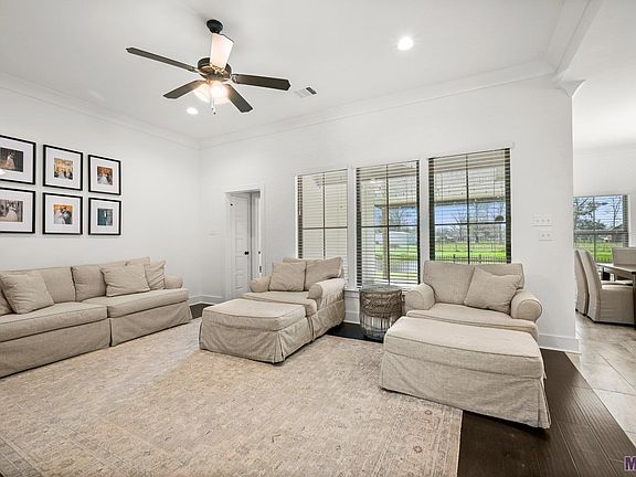 4th image of 43333 Pond View Dr