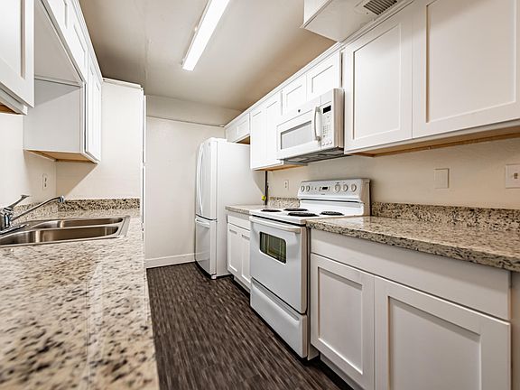 5th image of 5953 W Golden Ln