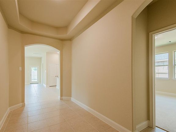 5th image of 4819 Eagles Glen Dr