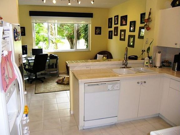 OPEN KITCHEN - LIGHT AND BRIGHT 