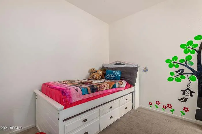 2358 E Huntington Dr — Photo 15