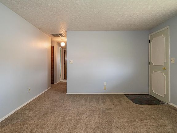 3rd image of 6194 Sandbury Dr