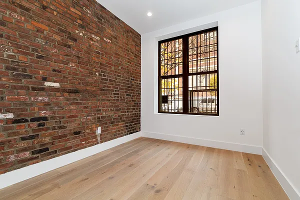 Rented by REAL New York | media 11