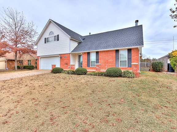 3rd image of 2312 Eastridge Cir