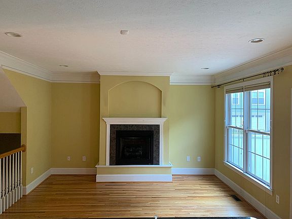 3rd image of 3811 Greenway Dr SW