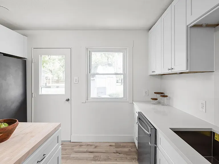 207 Stephen Ct — Photo 12