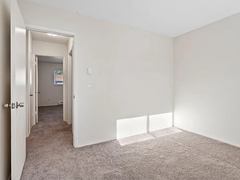 Emerald Grove Apartments — Photo 10