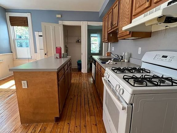 5th image of 49 Lawrence St #1