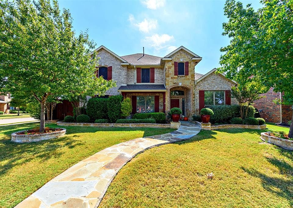 1st image of 2597 Blackstone Dr
