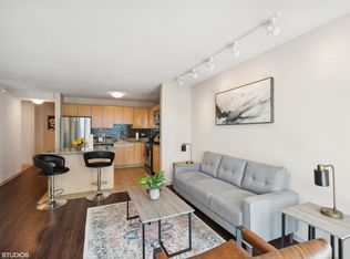 221 N Columbus Dr #ID1028842P, Chicago, IL 60601