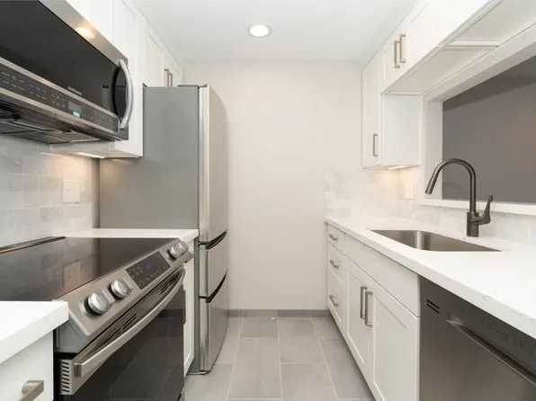 Cascadian View Apartments, 1920 5th Ave N APT 302, Seattle, WA 98109