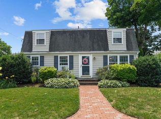 9 Rich St, Rumford, RI 02916