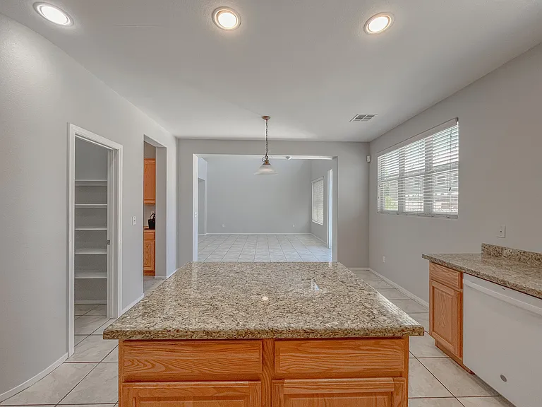 5646 Saint Elias St — Photo 28