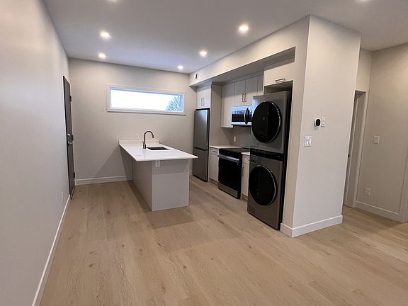 2nd image of 79 Marquette Ave #5