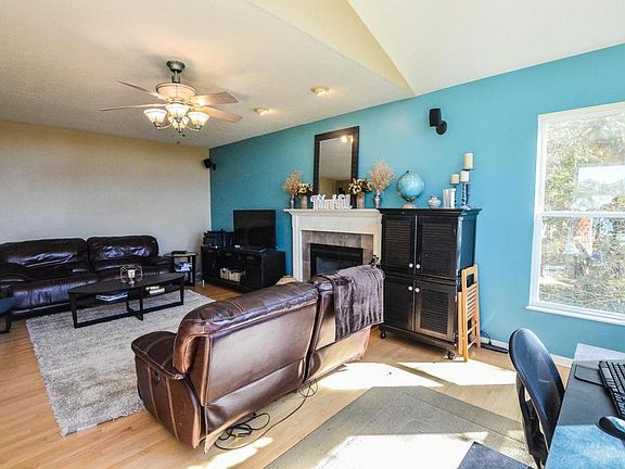 3rd image of 2419 Crestview Woods Ct