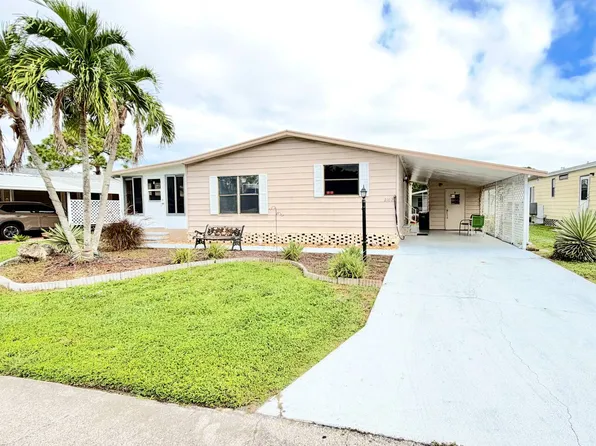 2102 Potomac Way, Naples, FL 34110