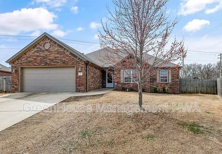2907 Tanglewood Ave — Photo 2