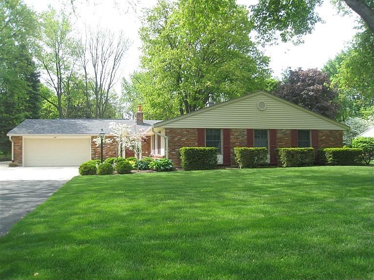 1st image of 744 Hyde Park Dr