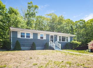 18 Deborah St, Waterford, CT 06385