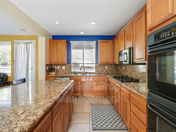 5th image of 315 Avenida Marlina