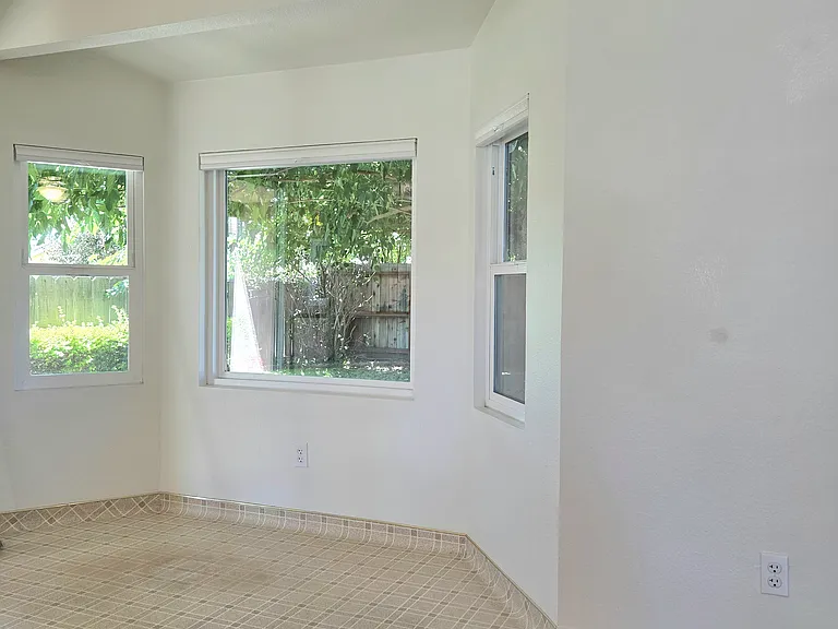 2505 Murray St — Photo 30