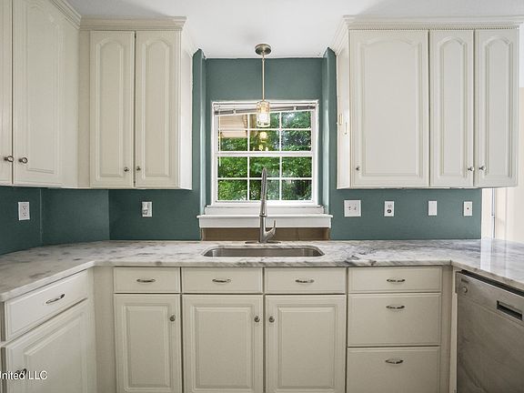 3rd image of 8004 Martin Bluff Rd