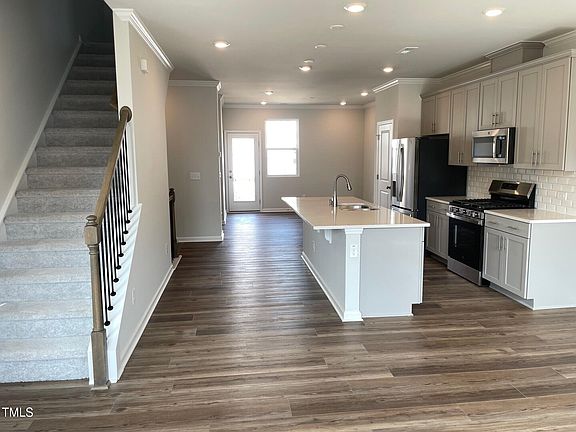 5th image of 3007 Honeymyrtle Ln