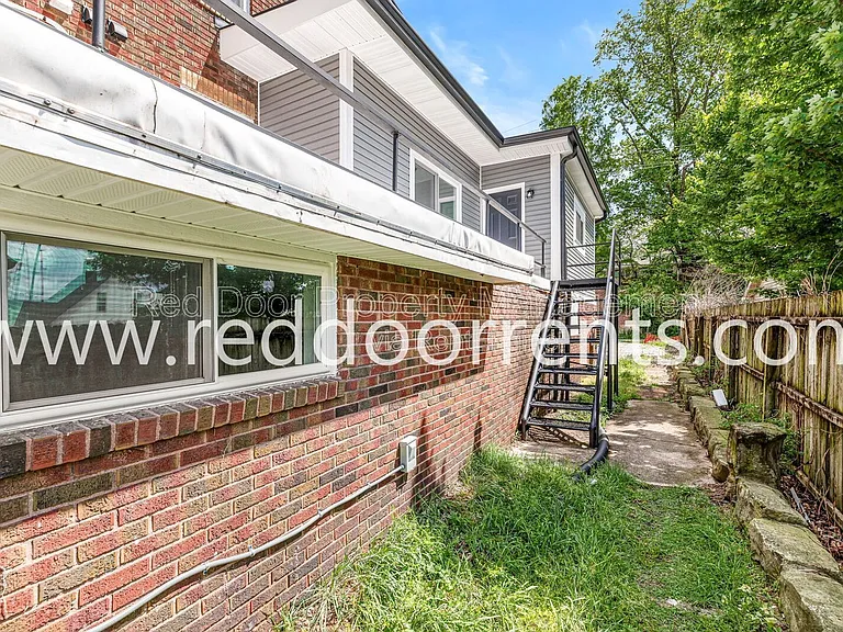 389 S Main St #D — Photo 19