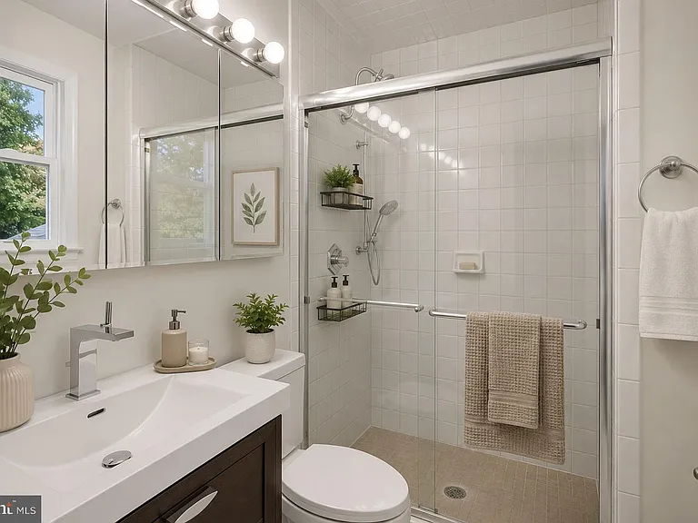 6035 Chatsworth Ln — Photo 8