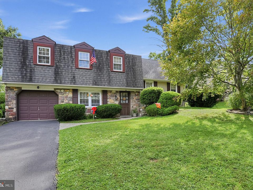1st image of 34 Fawn Dr