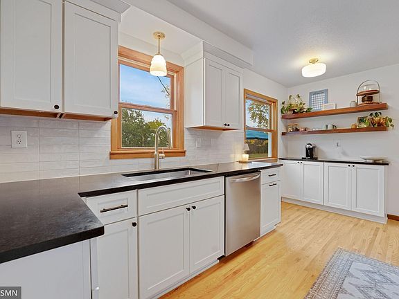 2nd image of 200 Heritage Cir N