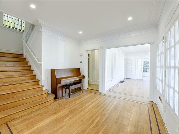 3rd image of 1909 Anza St