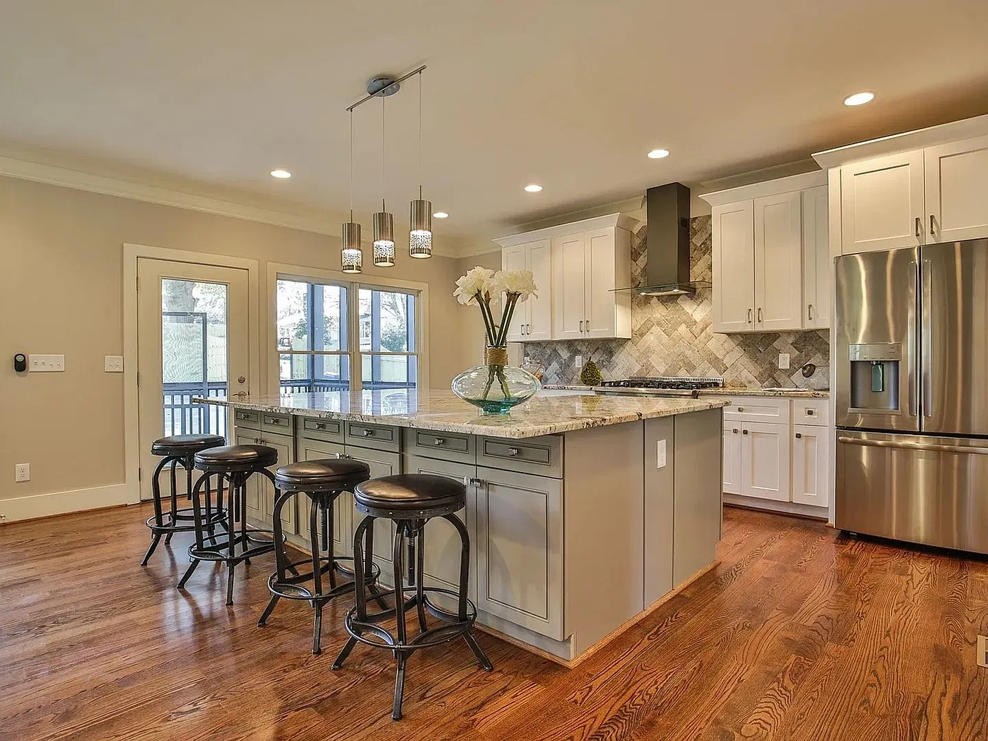 Luxurious 4 Bedroom Single Family Home Minutes from Midtown! — Photo 4