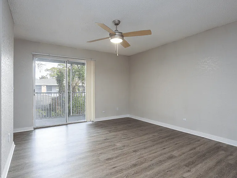 Rolling Hills Apartment Homes — Photo 5